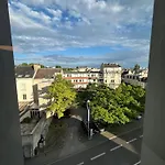 We Live In R - 102 * Reims