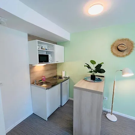 We Live In R - 102 Apartamento
