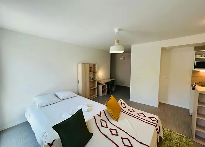 We Live In R - 102 Апартаменты *